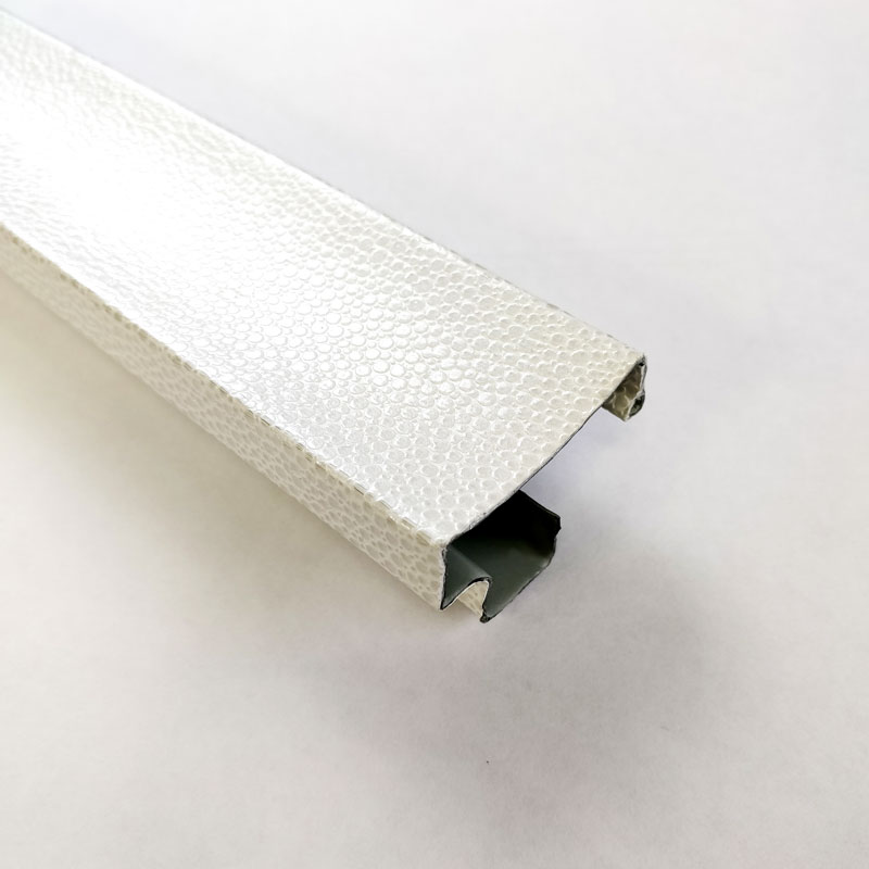 Enrobage film papier texturé blanc goutte d’eau sur profil acier épaisseur 0.5mm