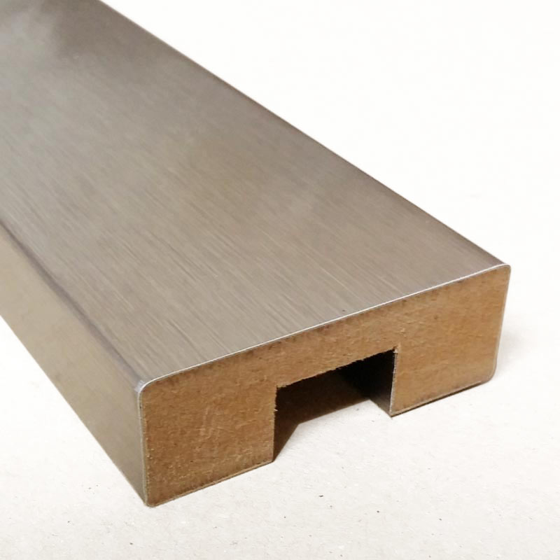 Enrobage film aluminium brossé épaissuer 100µ sur profil MDF (medium à faible densité)