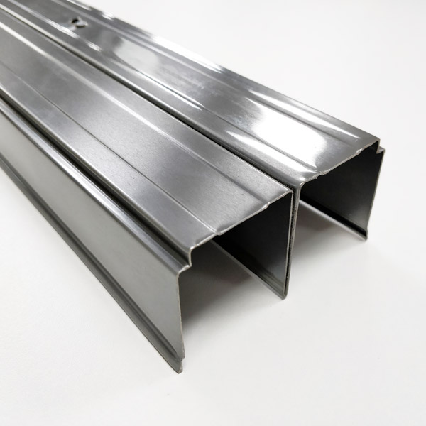 Profil Acier rail épaisseur 0.5mm finition aspect brossé vernis avec perforations