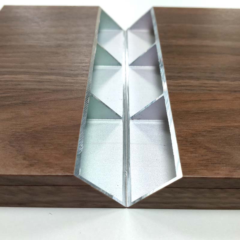 Double coupe à 45° pour pliage du profil : Folding