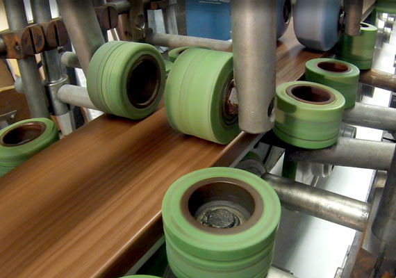 machine avec galet pour plaxage